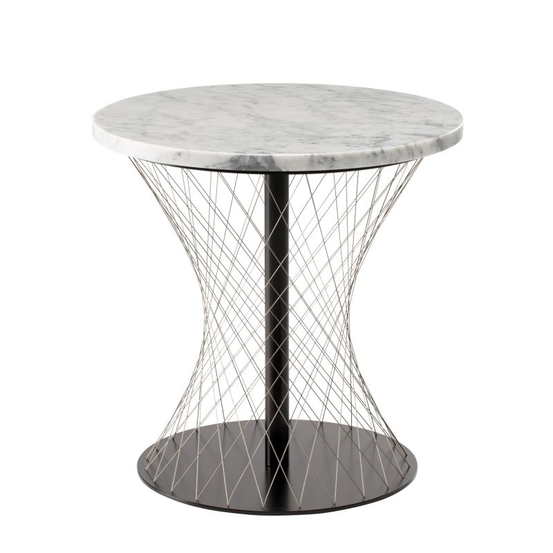 Weißer Network Beistelltisch Favius mit Marmorplatte und filigranem Drahtgestell, modernes Design für Wohnzimmer.